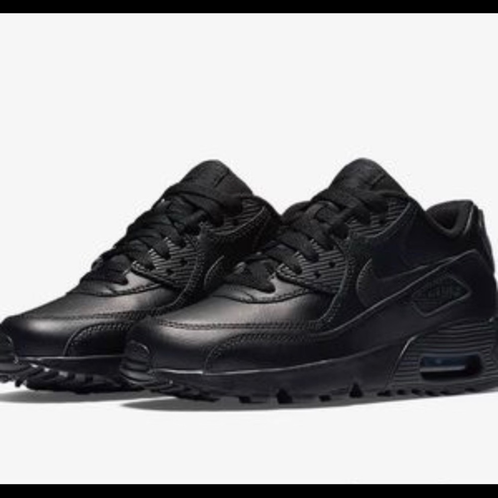 Air Max 90 Black Leather size 7.5 women’s /6youth